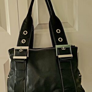 Perlina Black Leather Shoulder Bag